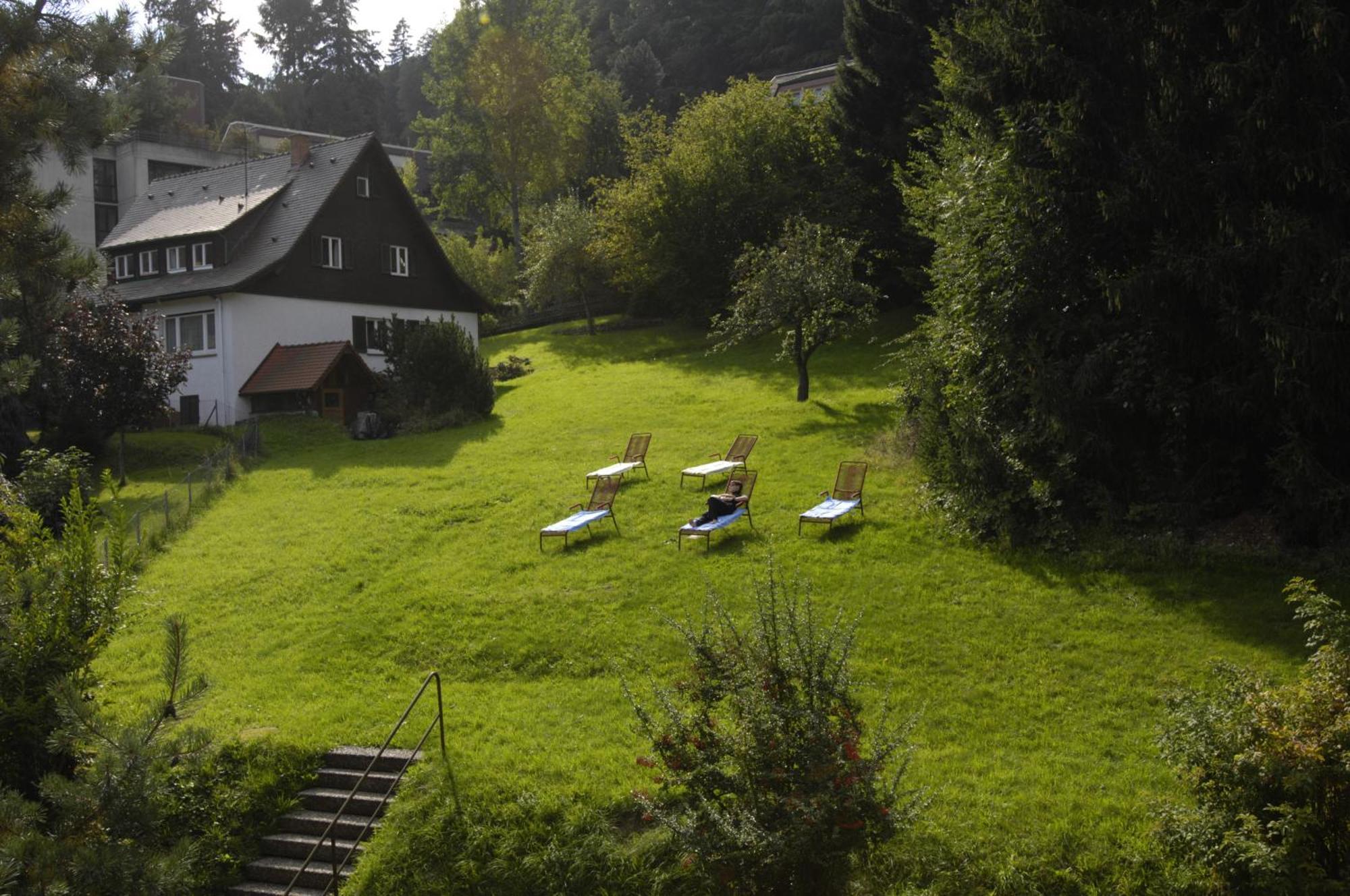 Hotel Bergfrieden Бад-Вильдбад Экстерьер фото