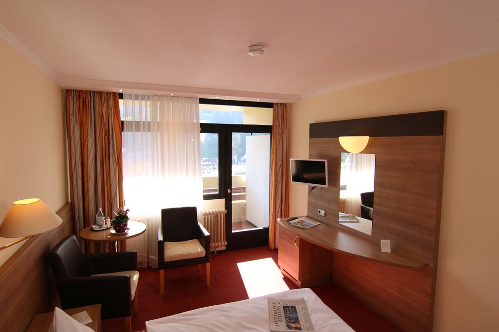 Hotel Bergfrieden Бад-Вильдбад Экстерьер фото